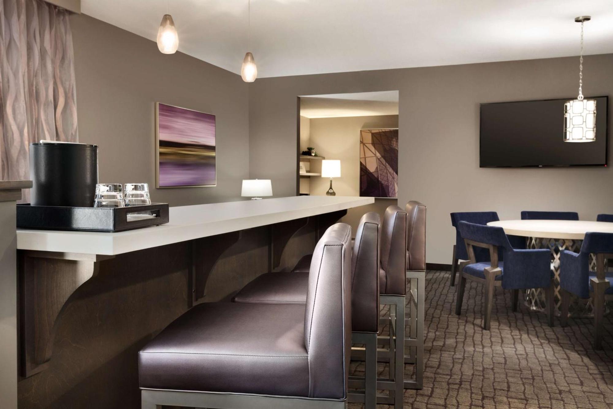 Embassy Suites By Hilton Charlotte Uptown Екстериор снимка