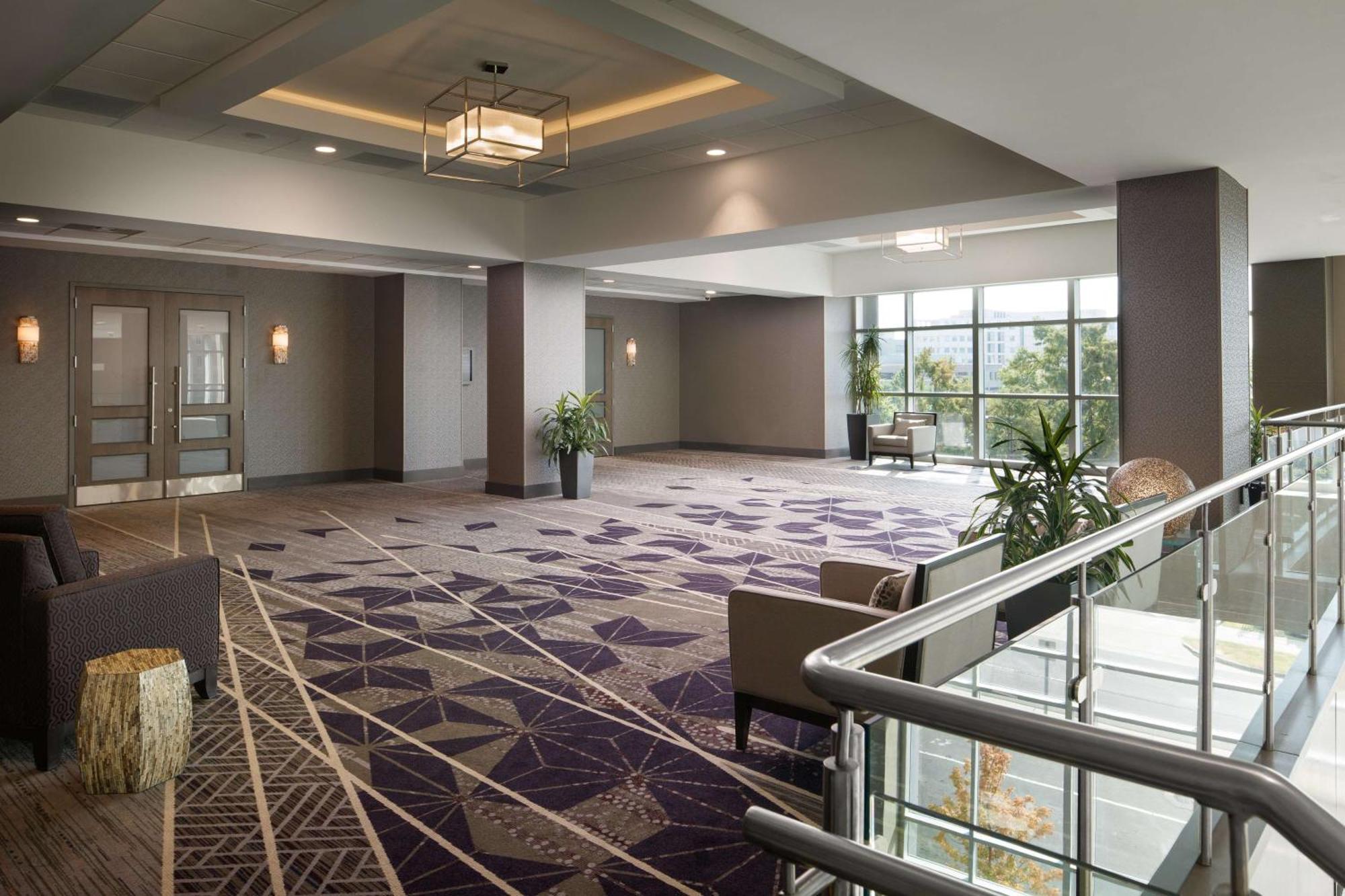 Embassy Suites By Hilton Charlotte Uptown Екстериор снимка