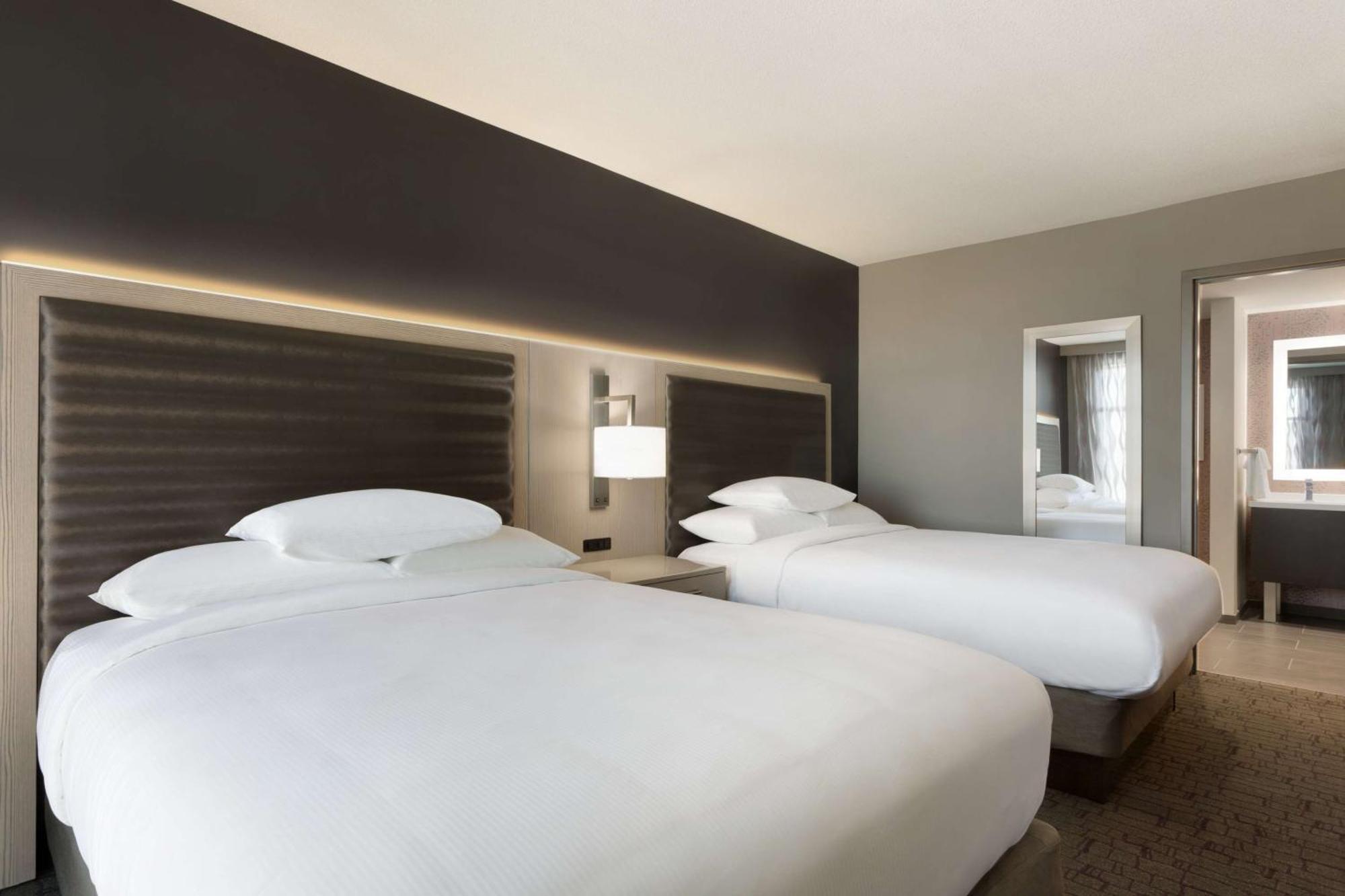 Embassy Suites By Hilton Charlotte Uptown Екстериор снимка