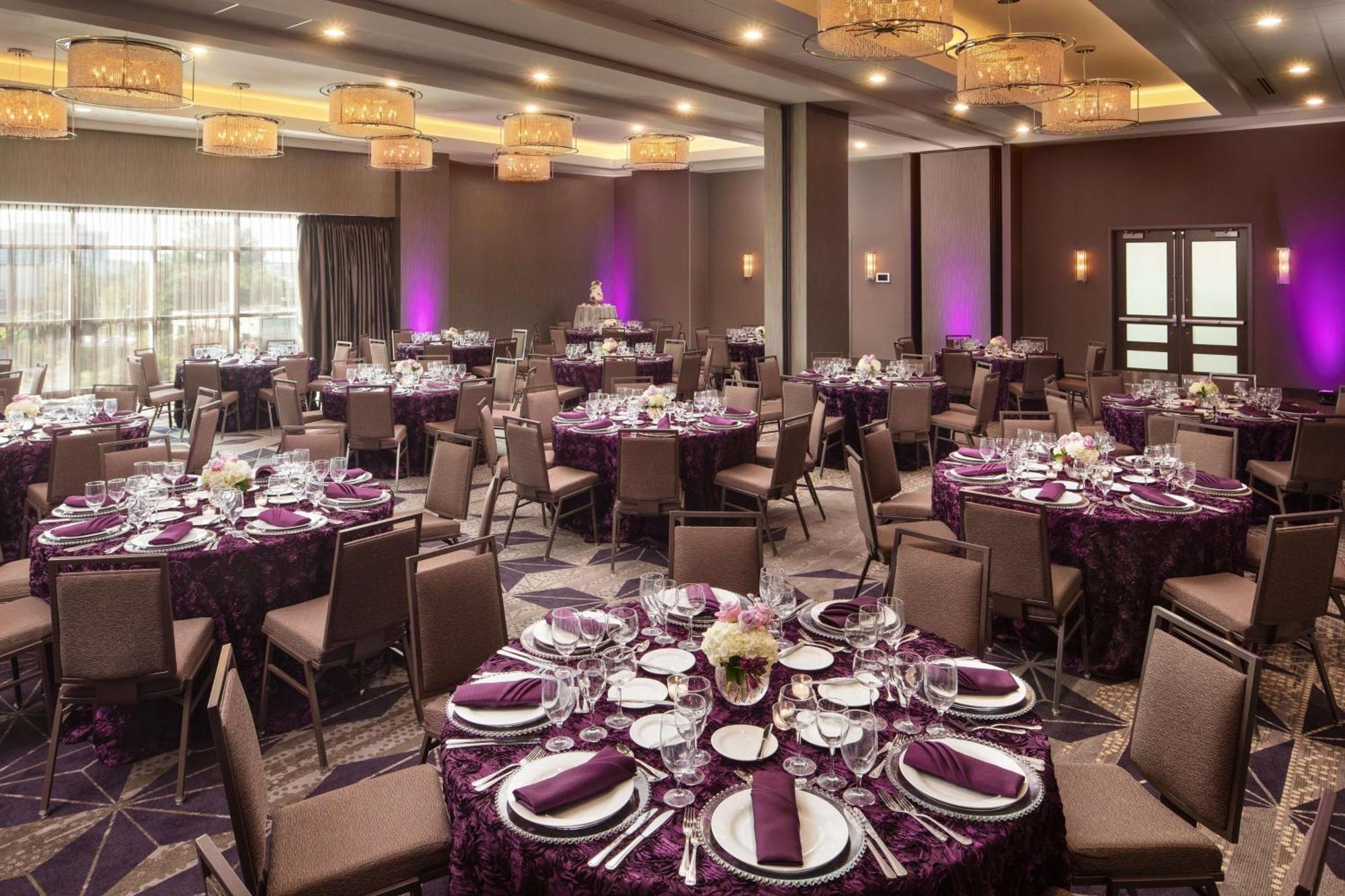 Embassy Suites By Hilton Charlotte Uptown Екстериор снимка